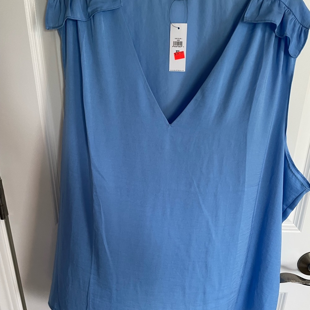 Banana Republic sleeveless blouse. New with tags.